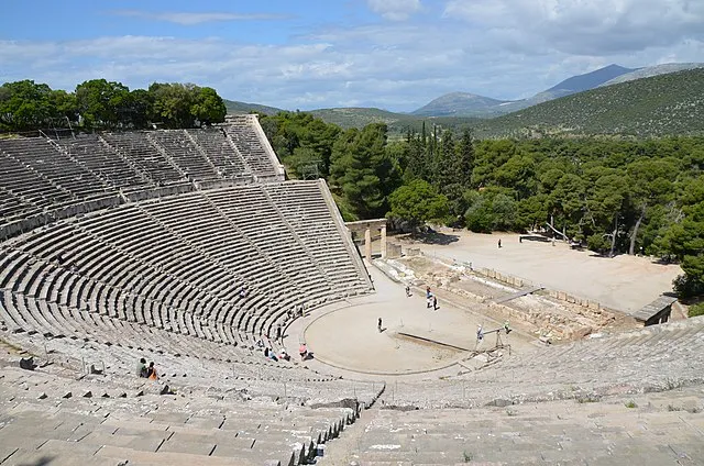 architectural-style-b-theater-of-Epidaurus