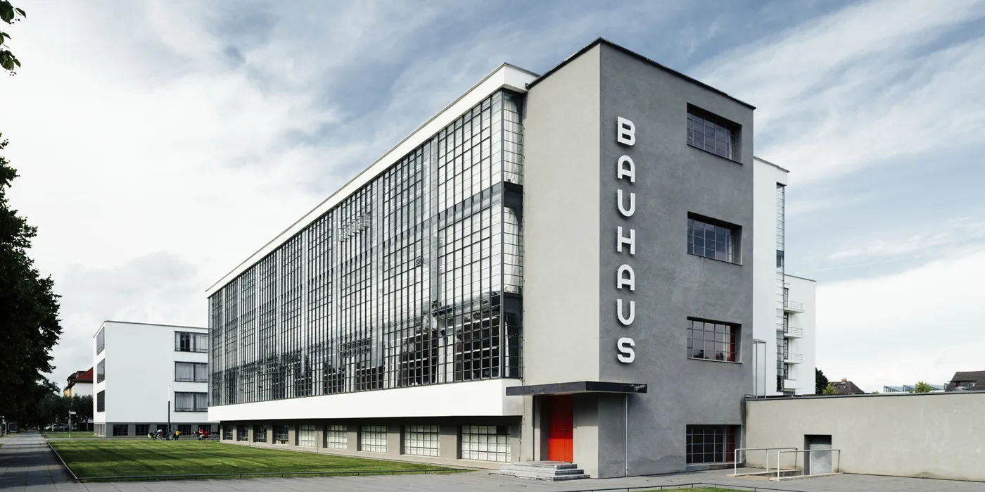 architectural-styles-j-Dessau-Bauhausgebaeude